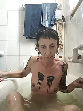 Snapshot of DEALYLITH chatting on October 18, 2025, 10:39 am DEALYLITH online show from October 18, 2025, 10:39 am