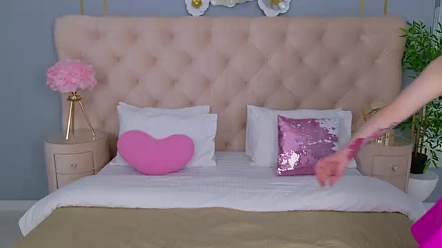 NancyJonson online show from March 11, 2026, 3:00 am