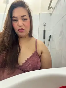 ashleygrahamts online show from November 15, 2025, 5:22 am