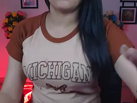 Snapshot of Hotti_figure chatting on October 15, 2025, 2:43 am Hotti figure online show from October 15, 2025, 2:43 am