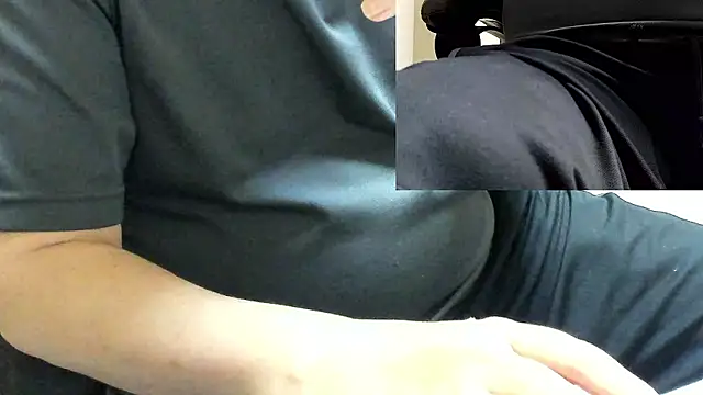 Snapshot of mori_kuma3 chatting on November 3, 2025, 10:13 pm mori kuma3 online show from November 3, 2025, 10:13 pm