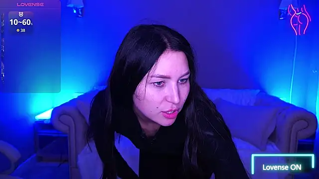 EliseVelour online show from December 2, 2025, 2:19 pm