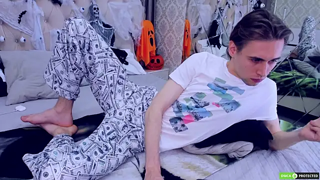 WilliamDyson online show from October 27, 2025, 3:29 am