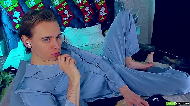 WilliamDyson online show from January 12, 2026, 3:46 am