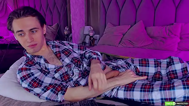 WilliamDyson online show from November 30, 2025, 4:13 am