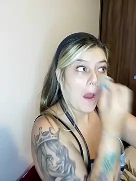 Snapshot of Fernandar2025 chatting on October 11, 2025, 1:17 am Fernandar2025 online show from October 11, 2025, 1:17 am