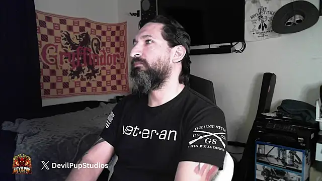 DevilPup75  online show from February 22, 2026, 4:37 am