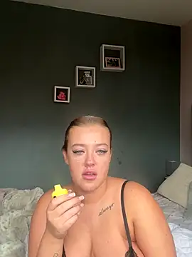 Snapshot of GoddessPrincesss chatting on October 29, 2025, 12:04 pm GoddessPrincesss online show from October 29, 2025, 12:04 pm