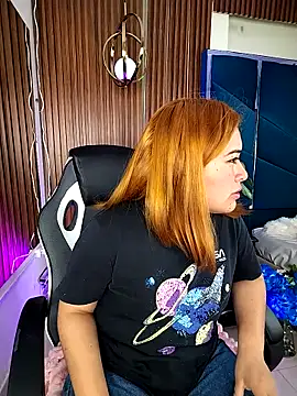 sara-lopez1 online show from October 13, 2025, 12:07 pm