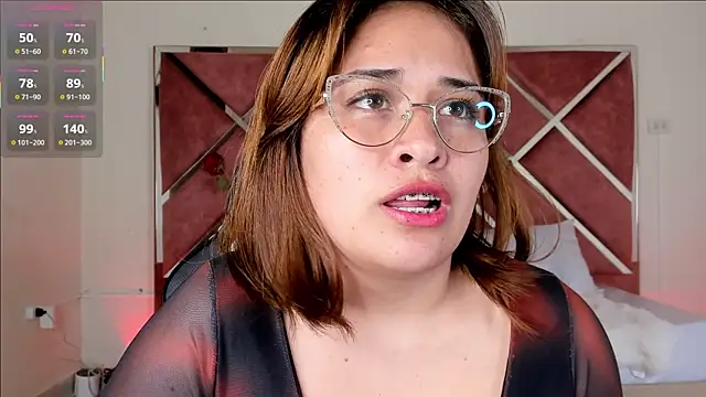 sara-lopez1 online show from September 22, 2025, 1:06 pm