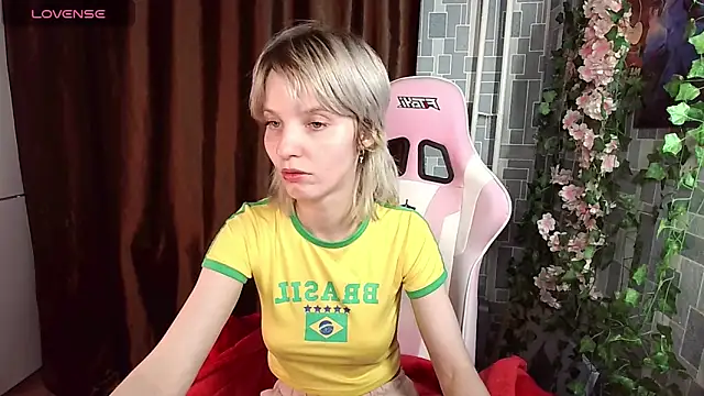 Madelaineses online show from April 24, 2026, 3:58 pm