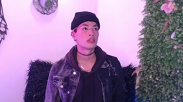 Snapshot of OzorioDany chatting on September 9, 2025, 4:33 am OzorioDany online show from September 9, 2025, 4:33 am