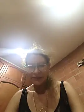 MaryeLunna online show from September 30, 2025, 12:38 am