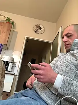 Snapshot of milenski74 chatting on February 5, 2026, 8:21 am milenski74 online show from February 5, 2026, 8:21 am