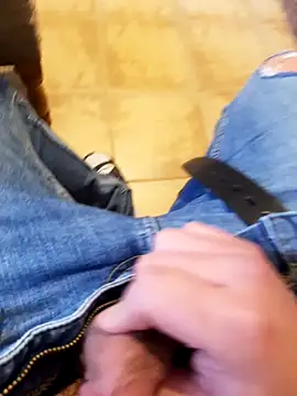 Snapshot of milenski74 chatting on December 3, 2025, 11:42 am milenski74 online show from December 3, 2025, 11:42 am