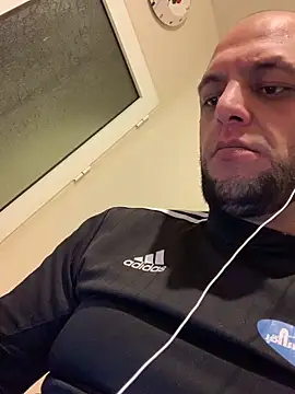 Snapshot of milenski74 chatting on January 7, 2026, 2:49 am milenski74 online show from January 7, 2026, 2:49 am