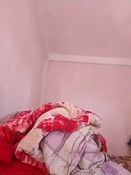 Snapshot of VangLe73 chatting on October 5, 2025, 6:26 am VangLe73 online show from October 5, 2025, 6:26 am