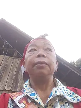 Snapshot of VangLe73 chatting on October 13, 2025, 12:34 am VangLe73 online show from October 13, 2025, 12:34 am