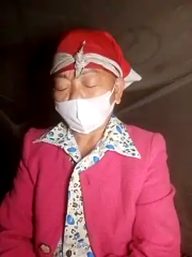 Snapshot of VangLe73 chatting on October 26, 2025, 7:47 pm VangLe73 online show from October 26, 2025, 7:47 pm