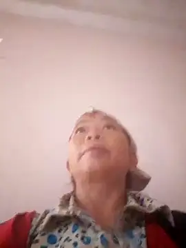 Snapshot of VangLe73 chatting on October 7, 2025, 8:48 am VangLe73 online show from October 7, 2025, 8:48 am