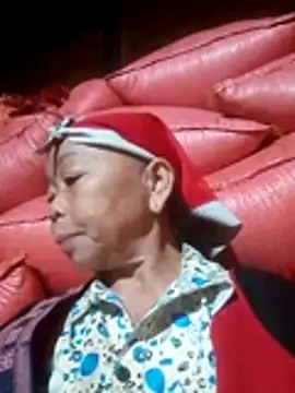 Snapshot of VangLe73 chatting on October 14, 2025, 10:27 am VangLe73 online show from October 14, 2025, 10:27 am