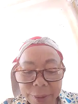 Snapshot of VangLe73 chatting on September 20, 2025, 1:54 am VangLe73 online show from September 20, 2025, 1:54 am