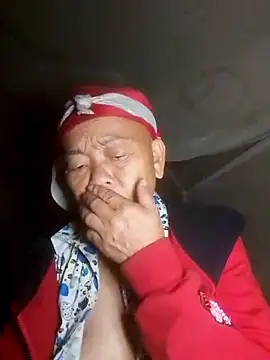 Snapshot of VangLe73 chatting on October 27, 2025, 11:22 am VangLe73 online show from October 27, 2025, 11:22 am