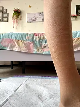 Snapshot of Alicia066 chatting on November 1, 2025, 7:13 am Alicia066 online show from November 1, 2025, 7:13 am