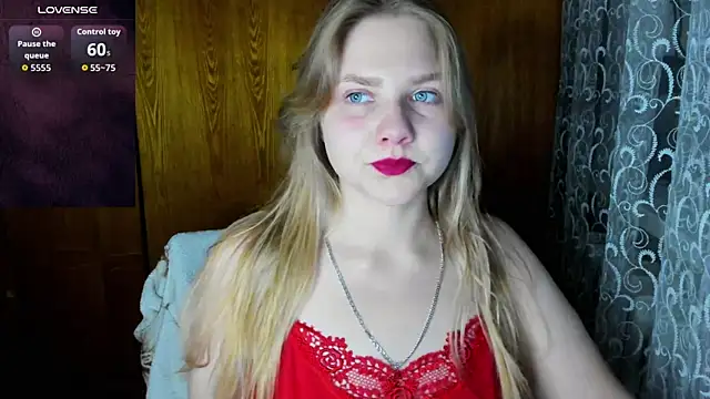 Snapshot of AlinaMors chatting on October 7, 2025, 5:14 pm AlinaMors online show from October 7, 2025, 5:14 pm