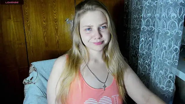 Snapshot of AlinaMors chatting on October 27, 2025, 9:49 pm AlinaMors online show from October 27, 2025, 9:49 pm