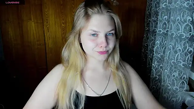 Snapshot of AlinaMors chatting on October 9, 2025, 4:51 pm AlinaMors online show from October 9, 2025, 4:51 pm