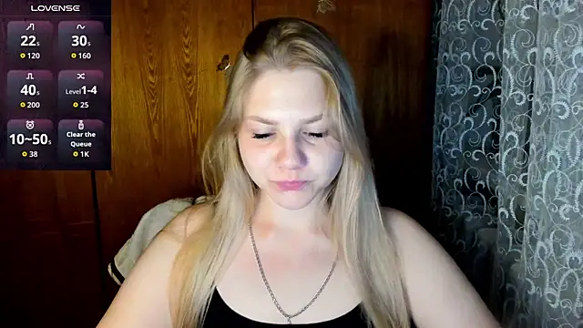 Snapshot of AlinaMors chatting on September 16, 2025, 8:43 pm AlinaMors online show from September 16, 2025, 8:43 pm