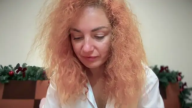 Reddgiirl online show from November 30, 2025, 12:11 am