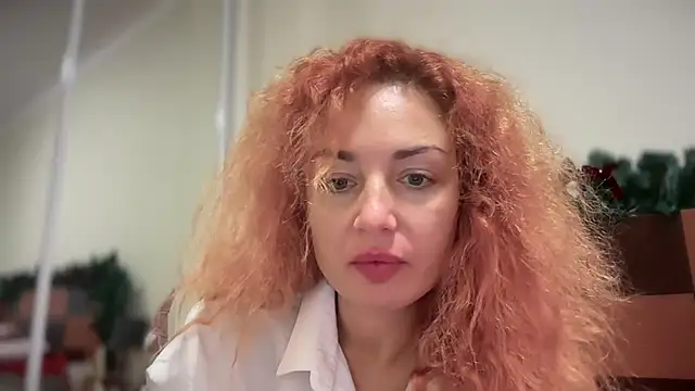 Reddgiirl online show from November 28, 2025, 10:37 am