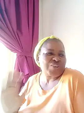 Love-Racheal75 online show from October 25, 2025, 7:18 am