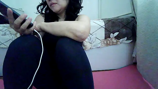 sakuradelreina online show from April 13, 2026, 4:05 am