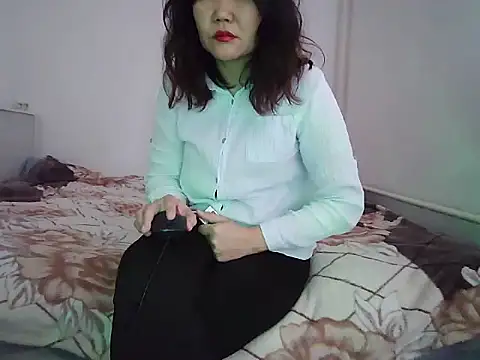 sakuradelreina online show from December 19, 2025, 3:54 am