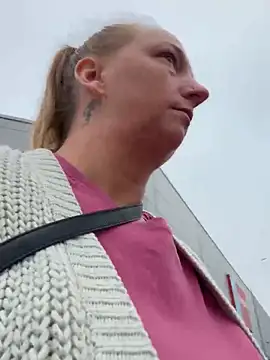 Snapshot of JustYourNormalCouple chatting on October 17, 2025, 9:34 am JustYourNormalCouple online show from October 17, 2025, 9:34 am