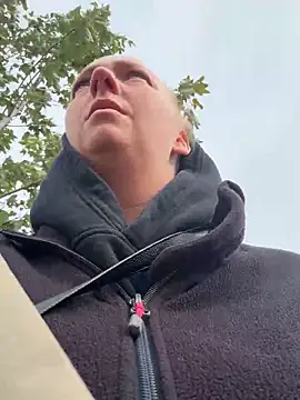 Snapshot of JustYourNormalCouple chatting on October 4, 2025, 12:39 pm JustYourNormalCouple online show from October 4, 2025, 12:39 pm