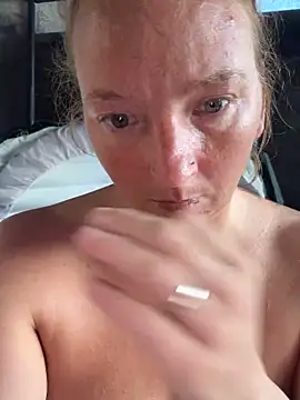 Snapshot of JustYourNormalCouple chatting on October 11, 2025, 4:08 pm JustYourNormalCouple online show from October 11, 2025, 4:08 pm