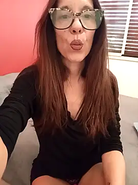 Esmeralda passion online show from September 22, 2025, 11:49 am