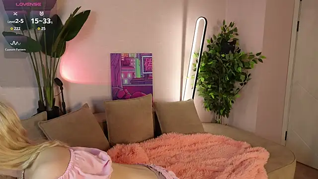 Miya Nelson online show from October 1, 2025, 4:28 am