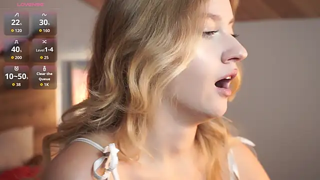 Snapshot of Nerissa_xo chatting on October 28, 2025, 8:08 pm Nerissa xo online show from October 28, 2025, 8:08 pm