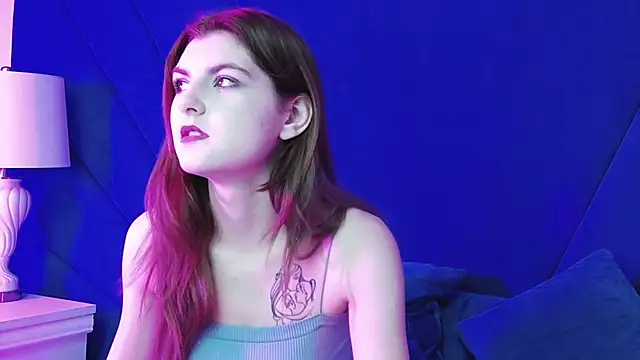 Snapshot of Evelisse chatting on October 27, 2025, 5:30 am Evelisse online show from October 27, 2025, 5:30 am