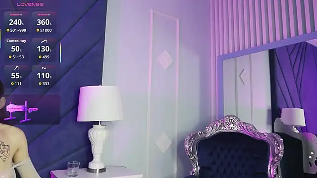 Snapshot of Evelisse chatting on October 21, 2025, 12:04 pm Evelisse online show from October 21, 2025, 12:04 pm