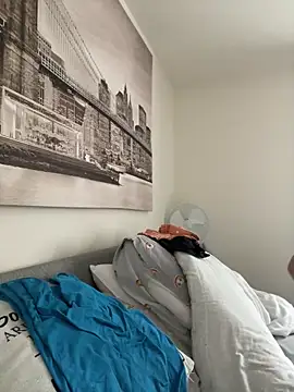 Snapshot of Curvy-Jinx chatting on October 13, 2025, 8:05 am Curvy-Jinx online show from October 13, 2025, 8:05 am