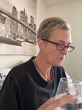 Curvy-Jinx online show from November 20, 2025, 1:12 pm