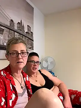 Curvy-Jinx online show from December 14, 2025, 8:36 pm