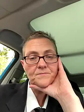 Snapshot of Curvy-Jinx chatting on September 18, 2025, 12:19 pm Curvy-Jinx online show from September 18, 2025, 12:19 pm