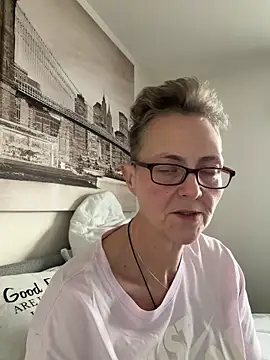 Curvy-Jinx online show from February 23, 2026, 8:26 am